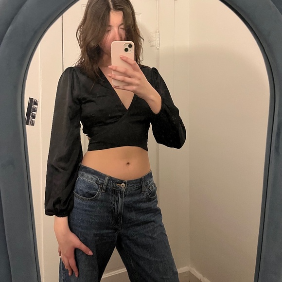 Abercrombie and Fitch Black Tie Back Top - Picture 3 of 5